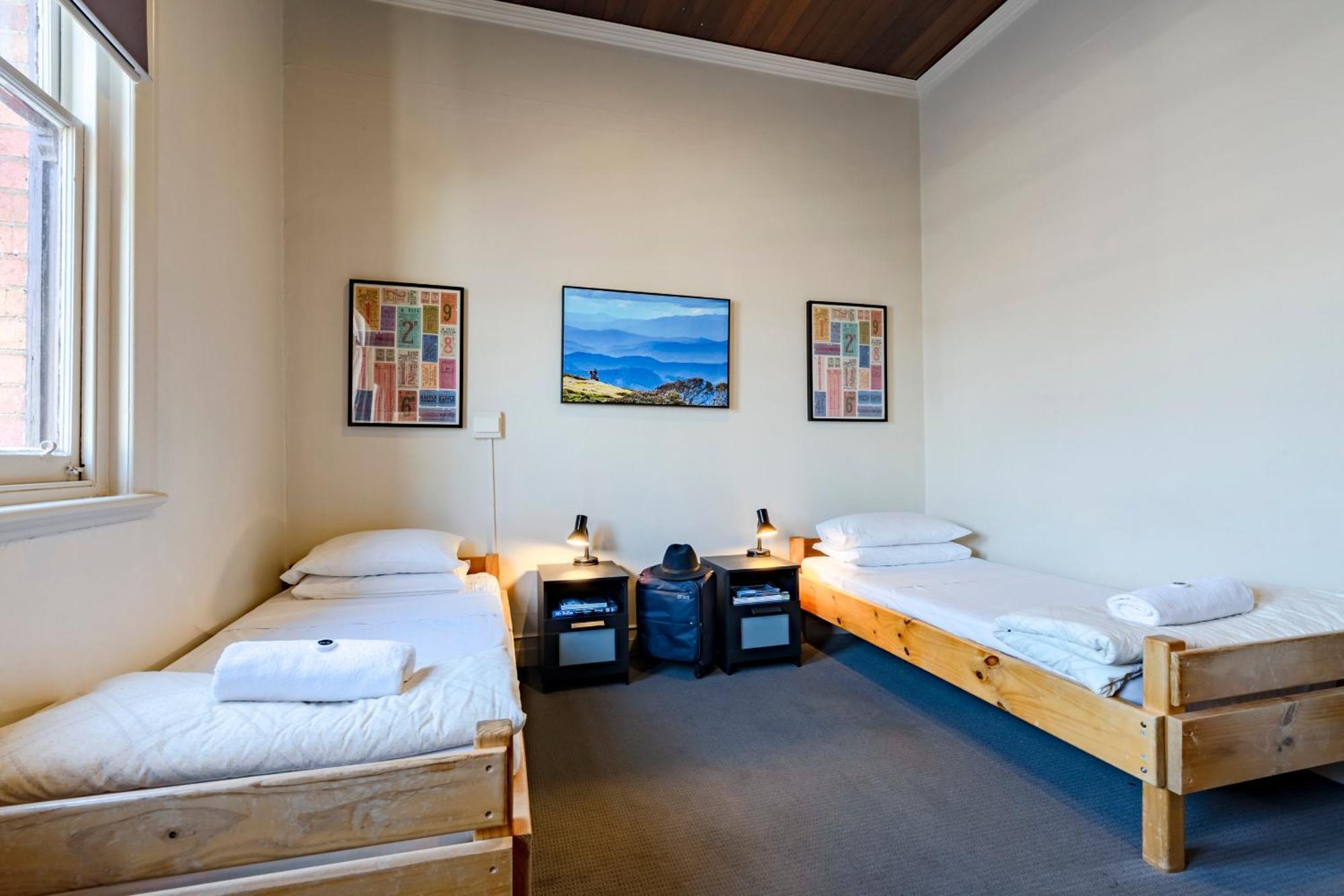 Delatite Hotel Mansfield Buitenkant foto