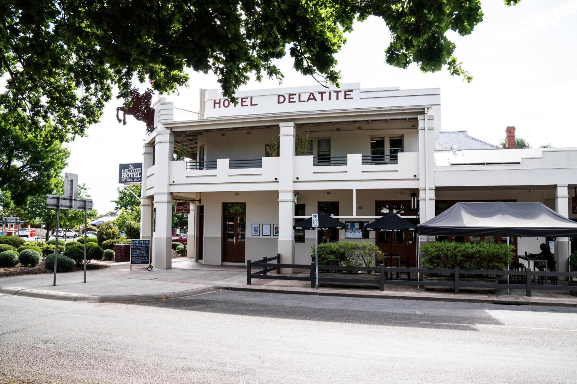 Delatite Hotel Mansfield Buitenkant foto