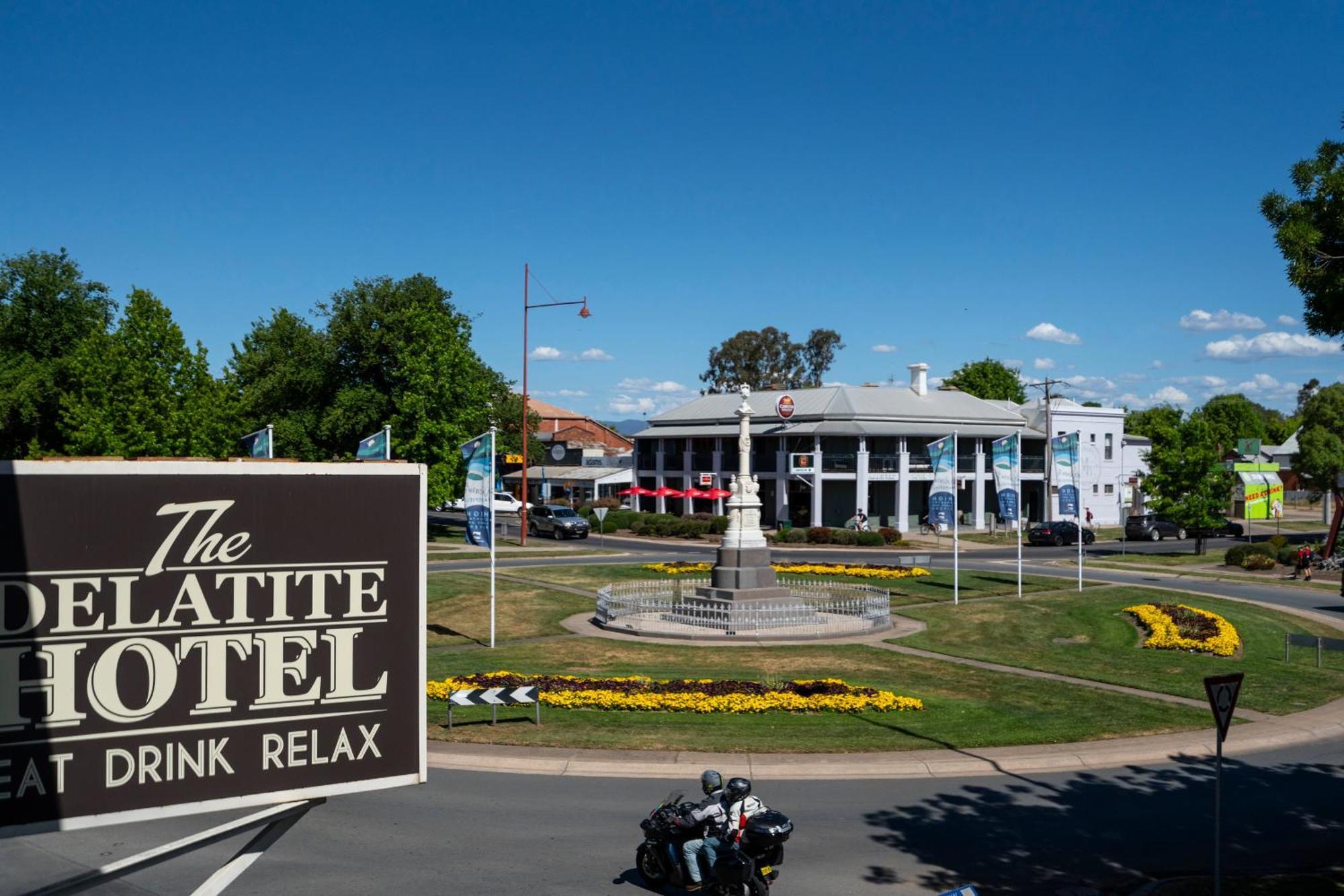 Delatite Hotel Mansfield Buitenkant foto
