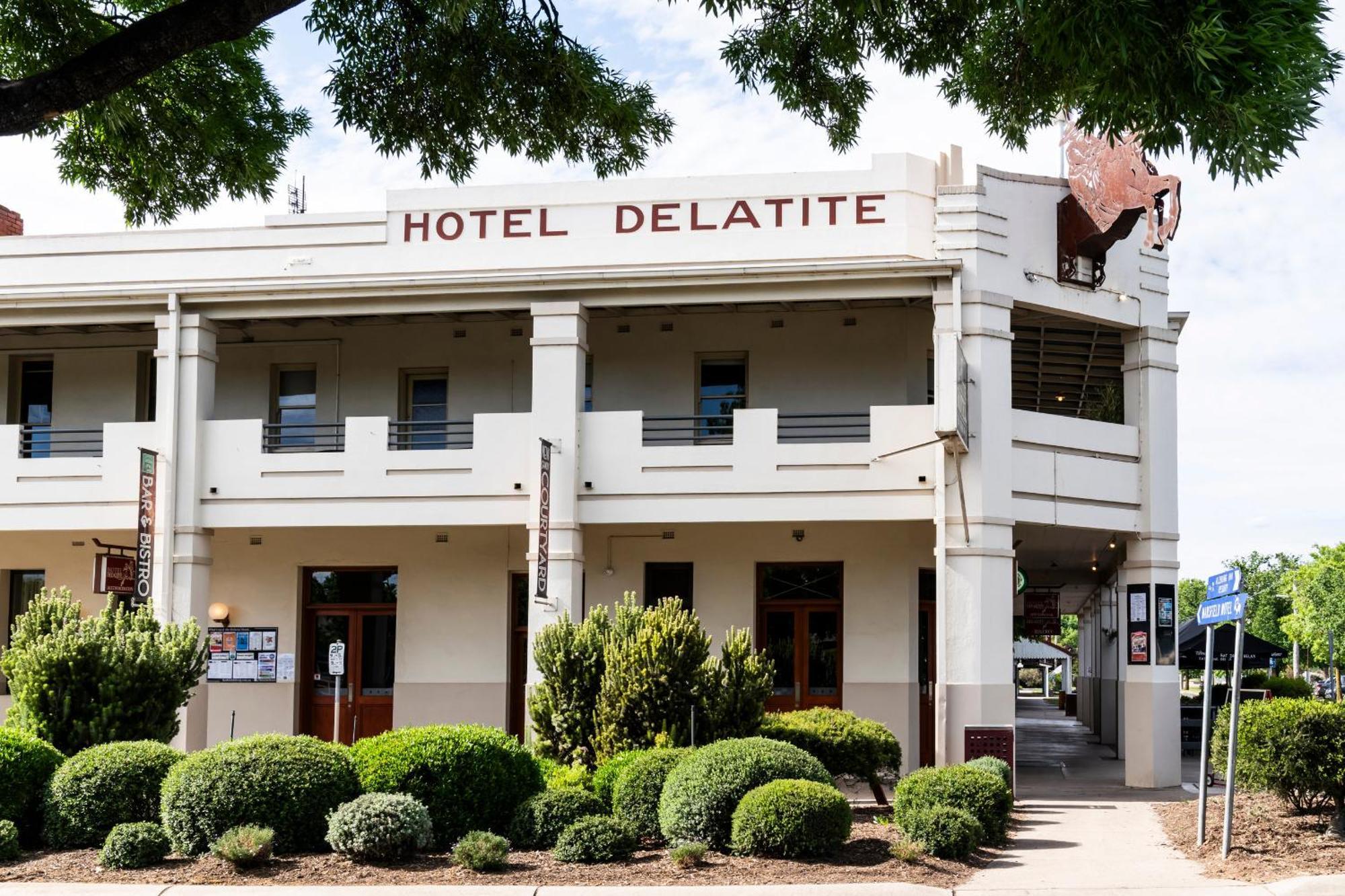 Delatite Hotel Mansfield Buitenkant foto