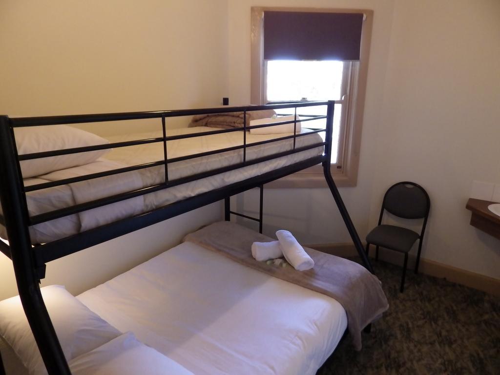 Delatite Hotel Mansfield Buitenkant foto